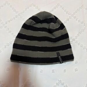 Bula Men's Black and Gray Striped Beanie